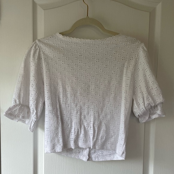 Cropped V-Neck Crochet Blouse - Picture 7 of 9